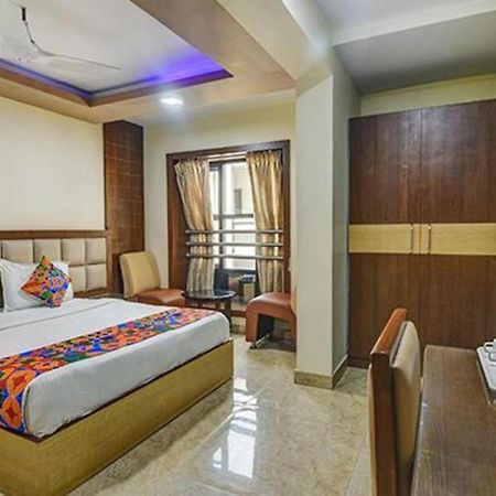 Fabhotel Central Palace Chennai Eksteriør billede